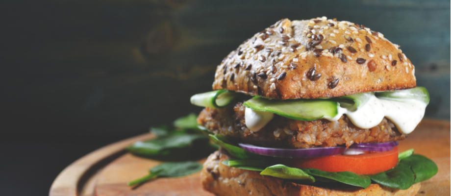 Hamburguesa con torta de carne vegana