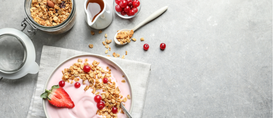 Tazón de yogurt y granola